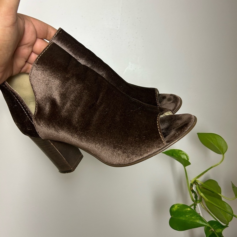 STEVE MADDEN Y2K Velvet High Heel MULES‎ OPEN Toe SANDALS SIZE 8.5 M